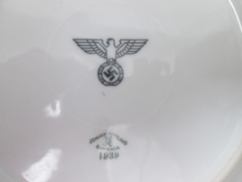 German regular army plate. Duits Wehrmacht etensbord met datum en adelaar.