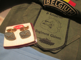 Lot VN Militaria baret, petjes sjaal armbanden manchetknopen, ZIPPO ansteker  UNTAES - C- ESK. 05 Aug.- 03 Dec. 1996. BELBAT XIII