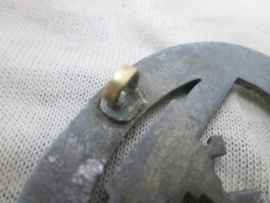 German Submarine war badge late war production. Duitse Kriegsmarine U-boot Kriegsabzeichen - Feinzink, late aanmaak geen maker zinken uitvoering. mooie aparte speld