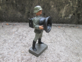 DURSO DUROLIN German soldier with transmission equipment Duitse soldaat met verbindings of radio apparatuur. apart figuur.