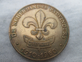 Dutch scouting coin. De Nederlandse padvinders 1910-1960 penning.