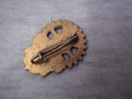 German members pin. Duits lidmaatschapsspeldje NSAO, Mitgliednadel Nationalsozialistischer Reichsverband der Deutschen Arbeitsopfer.