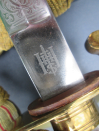 Danish naval sword 1840-1849. Deens Marine sabel officier zo rond 1900 vuurverguld met sabelkwast. gedragen staat mooi geetst met maker uit Kopenhagen.