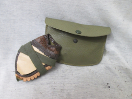 US- Army stofbril US Airborne equipment, in originele etui MINT staat, mooi gemarkeerd 1944. US goggles Type E-1. mostly worn during the jump by Paratroopers.