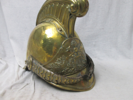 French officers fire helmet from the city of Bayeux.  Franse officiers helm van de brandweer uit Bayeux model 1855 in een nette staat, zonder binnenwerk. mooie frontplaat van het departement bayeux.