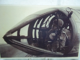 Original Photograph of a German airgunner.Originele Luftwaffe foto boordschutter Met DDR militair archief stempel en Feldpost stempel.