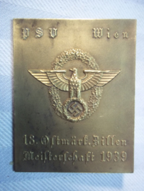 German police sporting plaque Austria. Duits- Oostenrijkse  politie penning 1e prijs, 1939, goudkleurig met politie embleem. 5 cm bij 6,5 cm. koperen uitvoering.