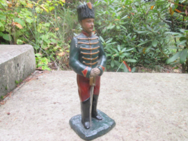 Belgium soldier. Gipsen beeld van een Belgische gids in dolman en kolbak nette  staat  36 cm.