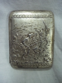 Cigaretcase, with military picture, German soldiers in trenches.