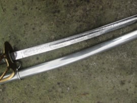 Belgium sword, with etching. Belgisch sabel met gravering Voor Vorst en Vaderland andere kant 2e Regiment Lansiers, bijzonder stuk maker is E.&F. Hörster Solingen.