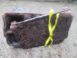 ELASTOLIN 2 soldiers with radio. 2 Duitse soldaten met radio en los morse plaatje. bespeelde staat