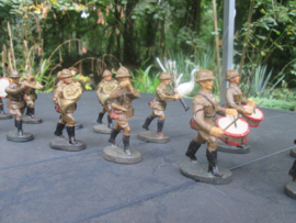 ELASTOLIN Belgium drumband 18 soldiers with officer and flag bearer. 18 koppige drumband Belgisch leger zeer bijzonder in goede staat