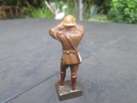 LINEOL Belgium officer with binocular, smaler size. Belgische officier met verrekijker kleiner model.