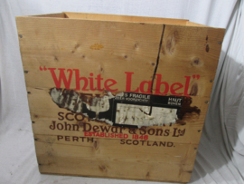 Houten kratje voor White Label DEWAR'S scotch whisky, zeer decoratief.