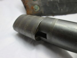 US Civil-War bayonet, with leather scabbard nicely marked with patent date. Amerikaanse shovel bajonet, Amerikaanse burgeroorlog met lere nschede zeer nette staat.