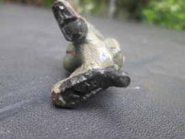 LINEOL German soldier shooting smaler size. Duitse soldaat schietend kleiner model.