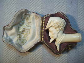 Pijpenkopje van meerschuim afgebeeld een US cavallerie soldaat uit de Amerikaanse Burgeroorlog, mooi gedetailleerd gemaakt in Praag, decoratief en vrij zeldzaam, leuke afbeelding.