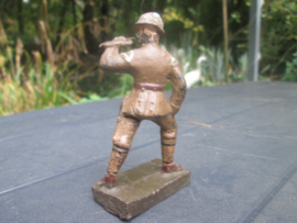 LINEOL Belgium soldier with bugle. Belgische soldaat met bazuin 10 cm.