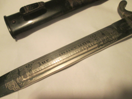 German dress bayonet with etching. Duitse parade bajonet met inscriptie Erinnerung an meine Dienstzeit met 2 Wehrmacht adelaars maker hersteller FW Holler Solingen.