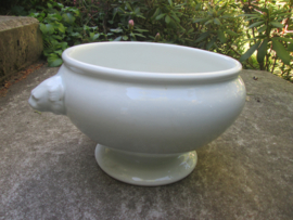 German soup tureen with Air Force markings. Duitse soep terrine met luftwaffe markering Bavaria 1942 mooie duidelijke stempel.