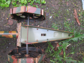German tin toy canon, Duits blikke nspeelgoed kanon, mimikri geverfd camouflage niet werkend zeer decoratief.