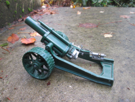 Metal gun, metalen kanon meccano British made met laad en richt mechaniek mooi model leuk gemarkeerd.