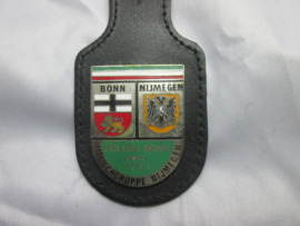 Very rare German police badge. Borsthanger Duitse politie, zeldzaam Polizei Bonn seit 1971 Bonn- Nijmegen. Marschgruppe Nijmegen. speciale borsthanger voor de Nijmeegse Vierdaagse.