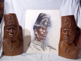 Originele krijttekening van een ABBL Force Publique soldaat. Een inheemse soldaat uit de Belgische Congo, zeer nette tekening van een soort waskrijt. ingelijst om beschadigingen te voorkomen 42 bij 52 cm.