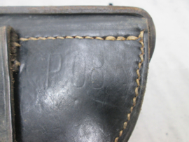 German hard shell P-08 holster nicely marked. Duits p-08 Lüger holster met Waa stempel - maket dtu. 1941, zeer nette staat. TOP stuk.