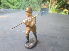ELASTOLIN Belgium soldier with tool. Belgische soldaat met schop.