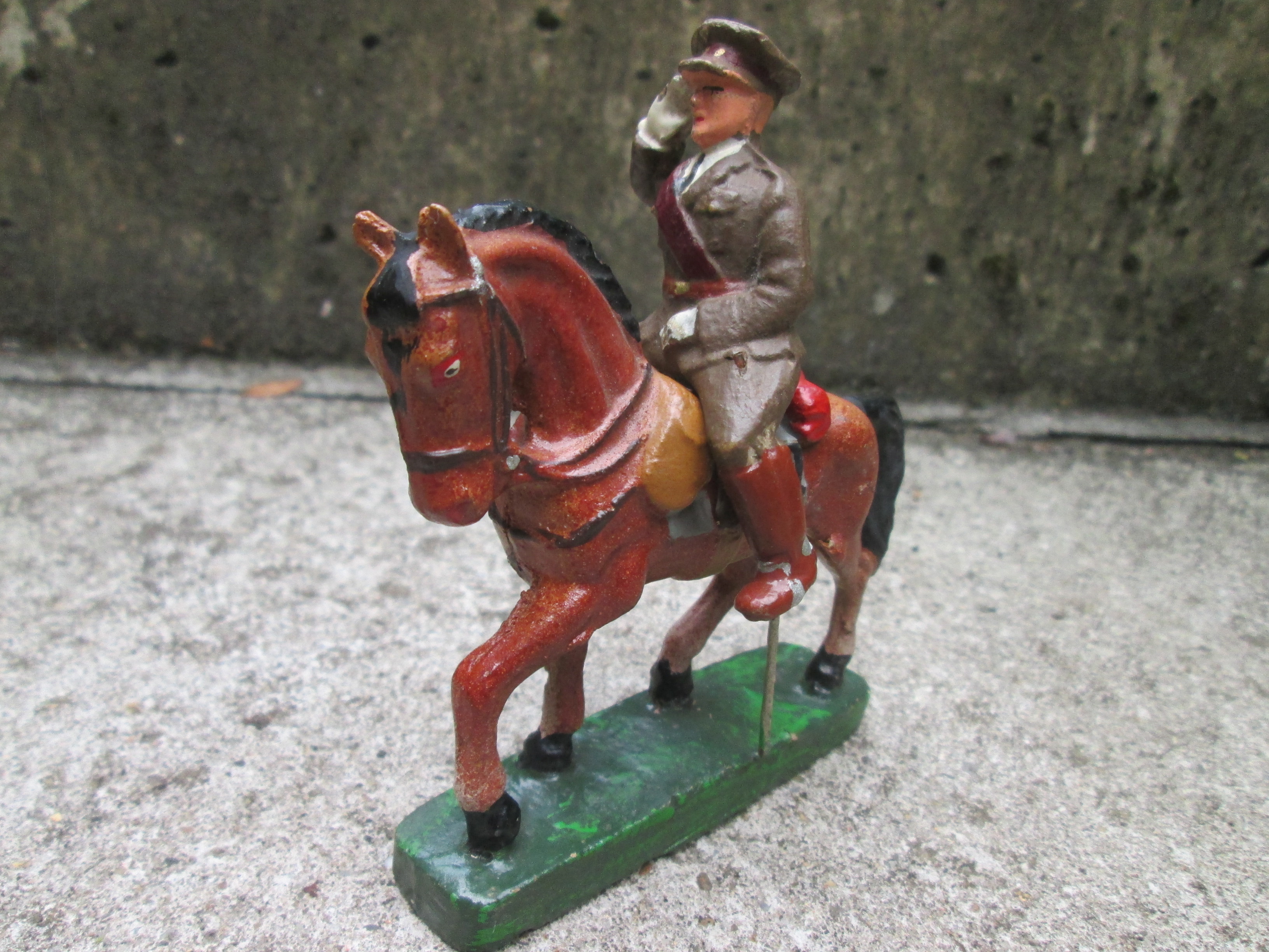 Belgium king on horse no maker. Belgische koning Leopold op paard geen maker