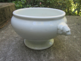 German soup tureen with Air Force markings. Duitse soep terrine met luftwaffe markering Bavaria 1942 mooie duidelijke stempel.