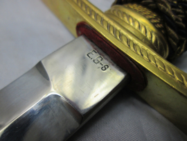Swedish officers air force dagger M-1930 gilt very rare. Zweedse luchtmacht officiers dolk, vuurverguld model 1930 werden gemaakt door WKC en Eric Gumaelius Stockholm. Dolk heeft model gestaan voor de HJ Führerdolk, zeldzaam stuk