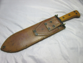USMC machete, with leather scabbard, made by BOYT in 1944. USMC- United States Marine Corps kapmes in zeer goede staat maker BRIDDELL.