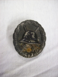 German wounded badge black, Duits gewonden embleem zwart.