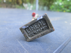 LINEOL German soldier with lyta, smaler size. Duitse soldaat met lyra kleiner model goede staat.