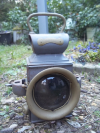 British MILLER car lamp used in the first world war till 1942.  In England used till 1945 by the cars used by the Homeguard. Engelse MILLER lamp WD met broad arrow, compleet met brander 1924 MINT staat.  W /I\ D.