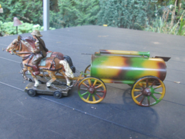 Fieldkitchen with horses backery. Veldkeuken getrokken door paarden met Belgische soldaat, veld bakker, luikjes gaan open met losse item TOP stuk MINT staat.
