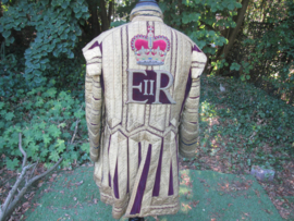 British Drum Major coronation state dress Coldstream Guards. Seremonieel uniform met geborduurde ER II en kroon jaren 50. Zeer ZELDZAAM stuk.