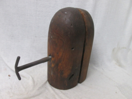 Antieke hoeden mal, met automatische scharnier beweging, zeer bijzonder stuk. rond 1900.