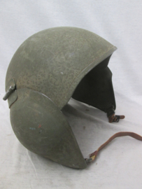 USAAF, M3 Flak helmet complete with original liner and chinstrap.. Amerikaanse M3 Flak helm voor bommenwerp bemanning, met vilt laag tegen bevriezing op de helm.