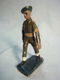 play soldier, Belgium made, elastolin soldaatje belgische aanmaak.