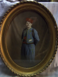 Photograph coloured Zouave soldier. Ingekleurde foto van een Zouaaf.