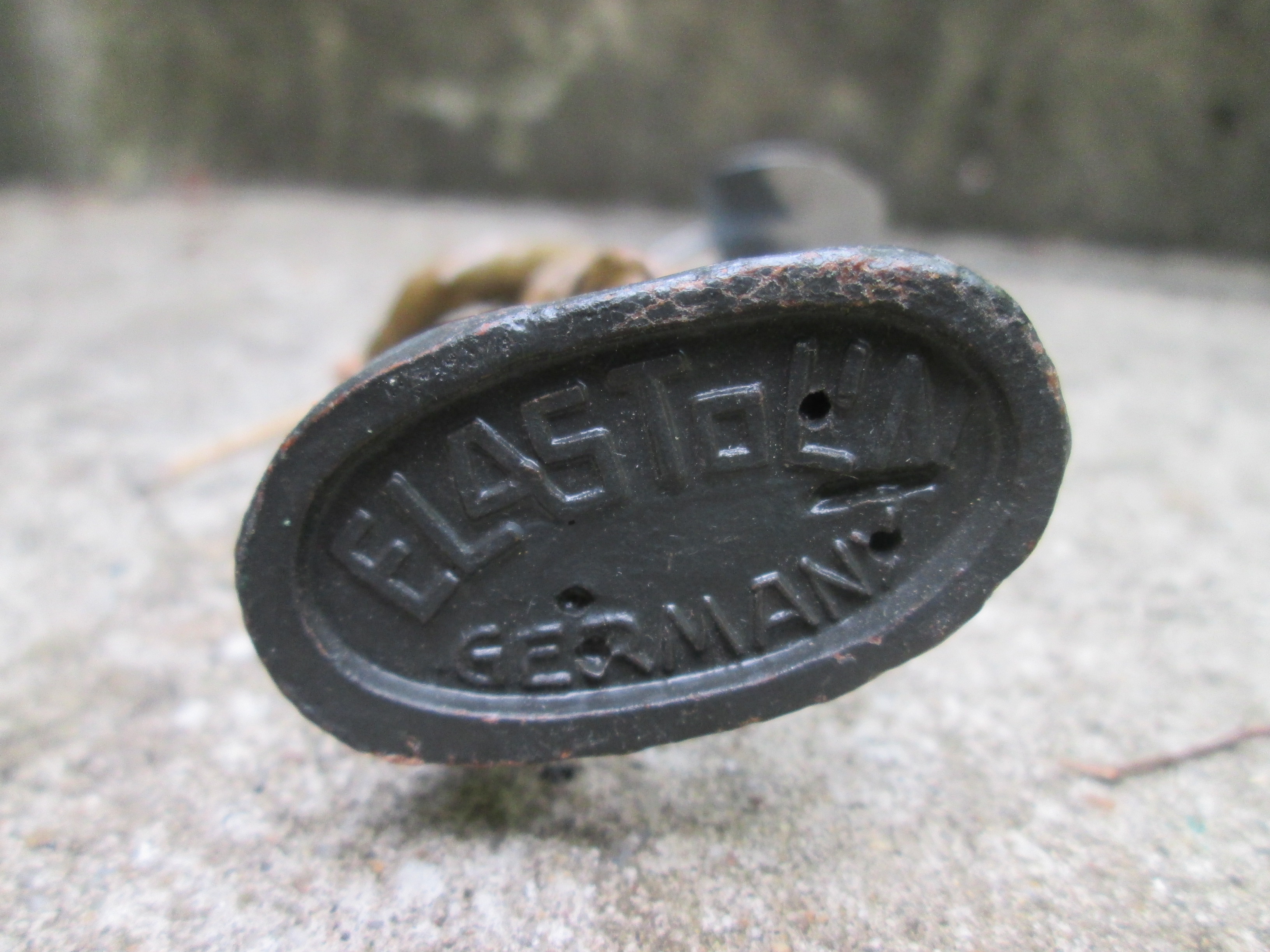 ELASTOLIN Belgium soldier chasseur Ardenne. Belgische Ardense jager met schop