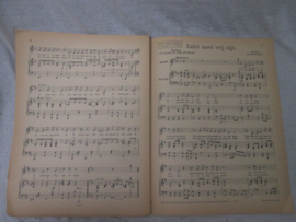 Bladmuziek van de Nederlandse Binnenlandse Strijdkrachten met 4 liedjes en een zeer decoratieve kaft, 1945. Opgedragen voor ZKH Prins Bernhard. zeer zeldzaam stuk bladmuziek.