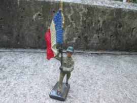DURSO French soldier with flag. Franse soldaat met vlag. goede staat