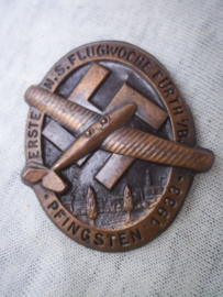 German tinnie, rally badge, Duitse tinnie Erste N.S. Flugwoche Fürth i.B. Pfingsten 1933.