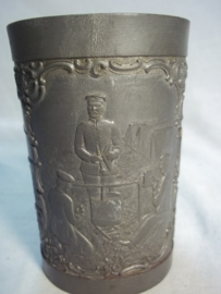 German pewter shooting price 1897. Duits tinnen schietbeker, op naam met militaire afbeeldingen TOP item
