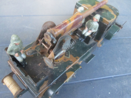 German Tippco Military truck with canon. working order. Duits blikken vrachtwagen camouflage met kanon, werkend zeer goede staat bijzonder stuk.
