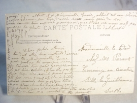 Briefkaart met ingekleurde Franse soldaat met regimentsnummer op zijn kraag geschreven, gelezen staat
